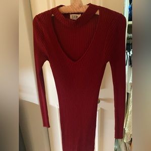 Sleek dress like new, lo cut up top